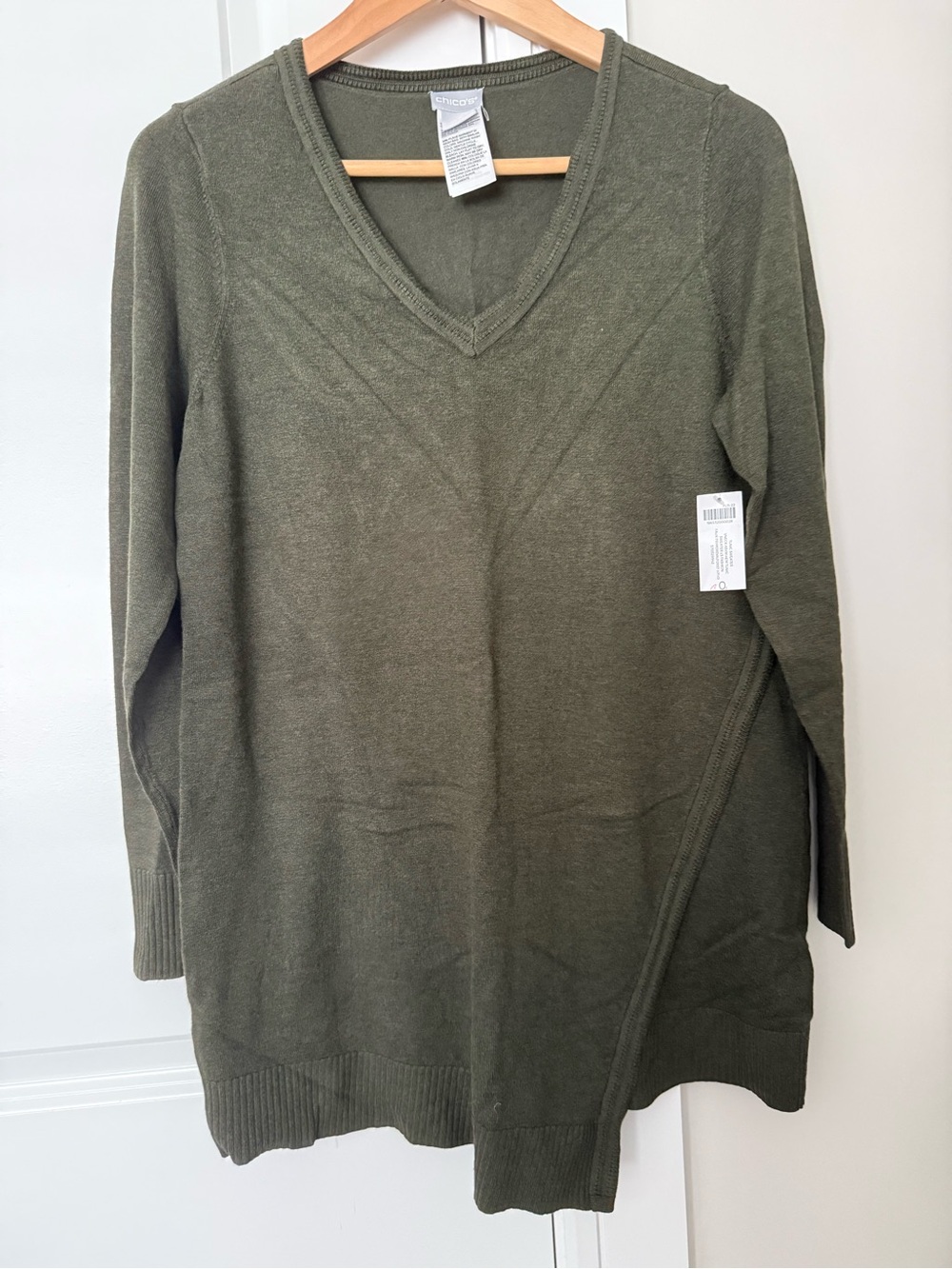 Chico’s V-Neck Olive Green Women's Sweater size 0 (us size 4)S